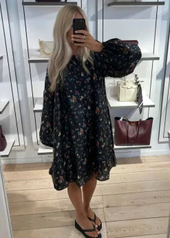 2067 Flat Textured Poly