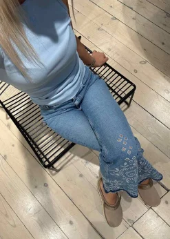 Broderie Anglaise Denim Betzy Cropped