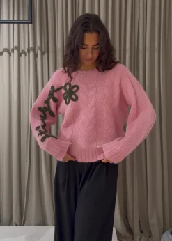 CREWNECK MOTIF SWEATER