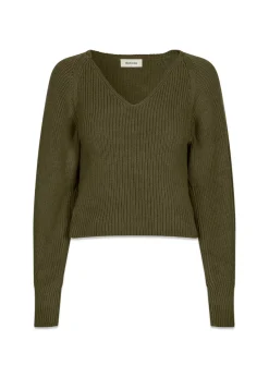 GalenMD short v-neck