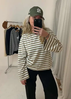 HellenMD LS stripe t-shirt