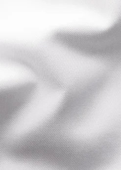 Slim Fit Signature Twill Cut Away