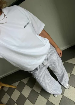 W S/S Script Embroidery T-S